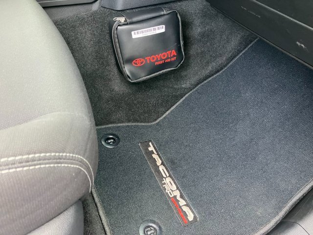 Used 2025 Toyota Tacoma TRD Off-Road image 17