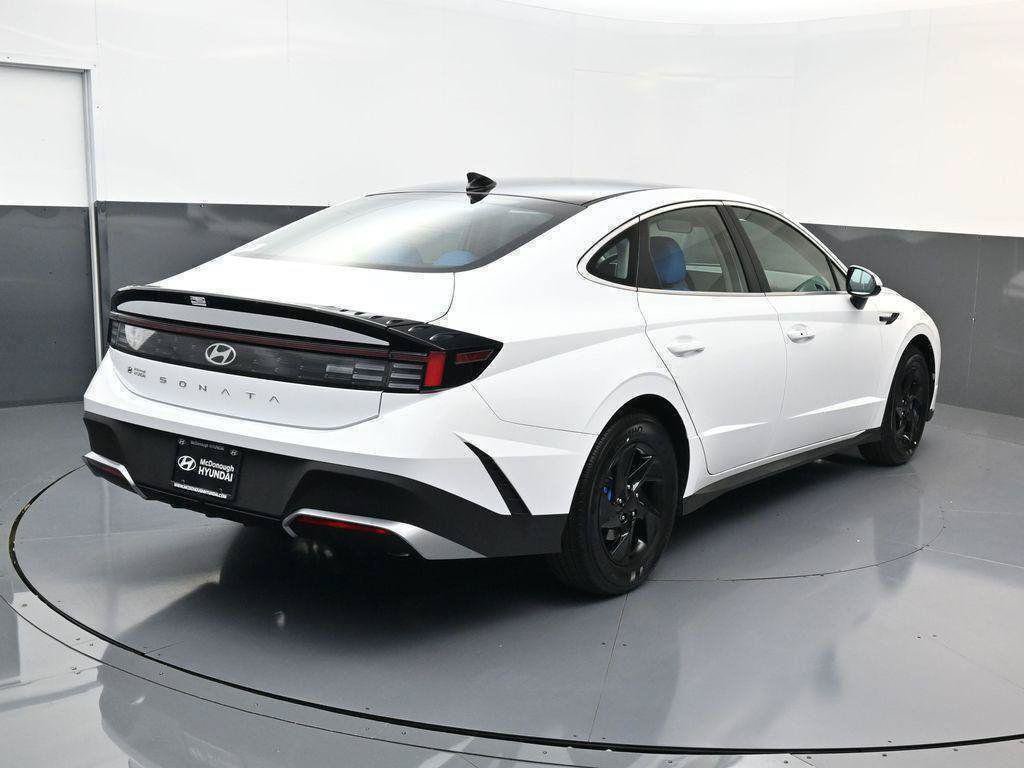 New 2026 Hyundai Sonata SE FWD image 3