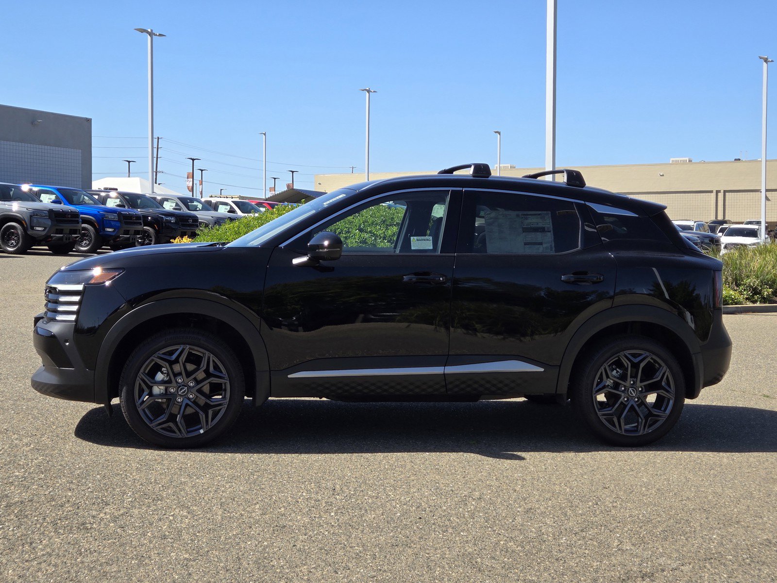 New 2026 Nissan Kicks SR w/ Illumination Package AWD/4WD image 7