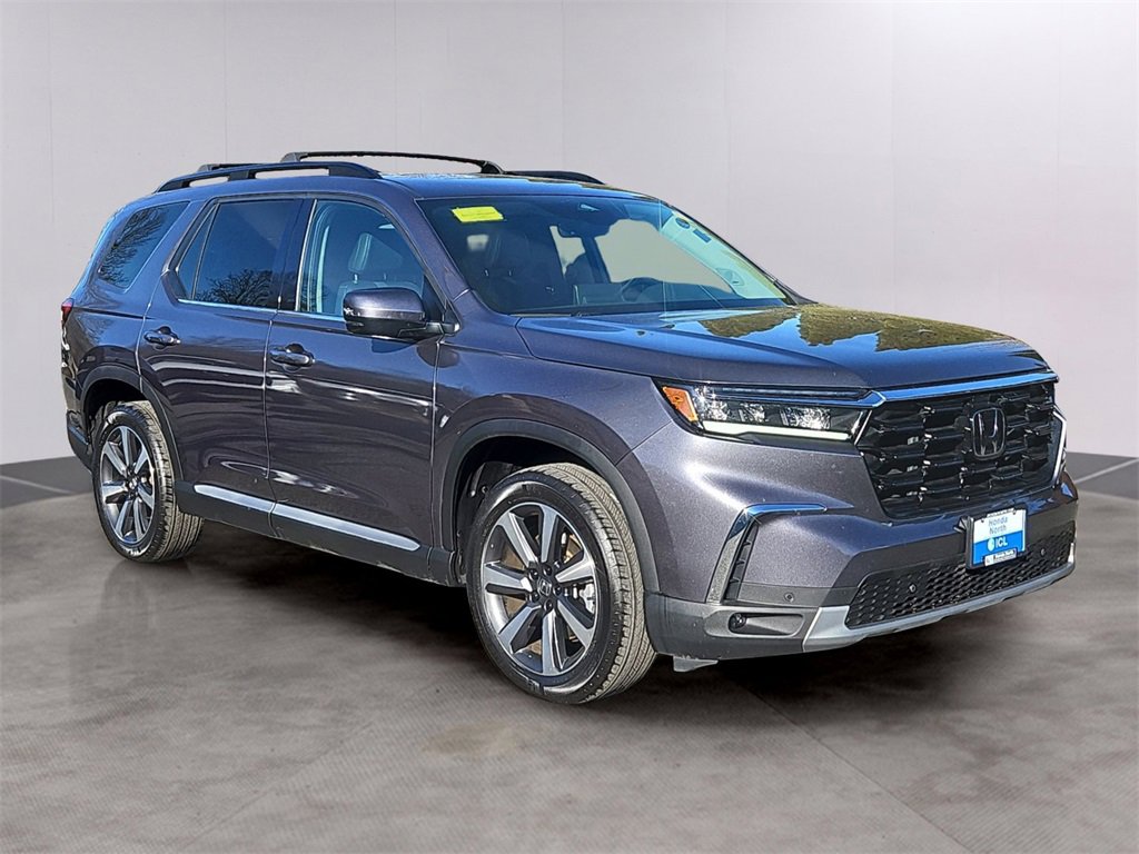Used 2024 Honda Pilot Touring image 3