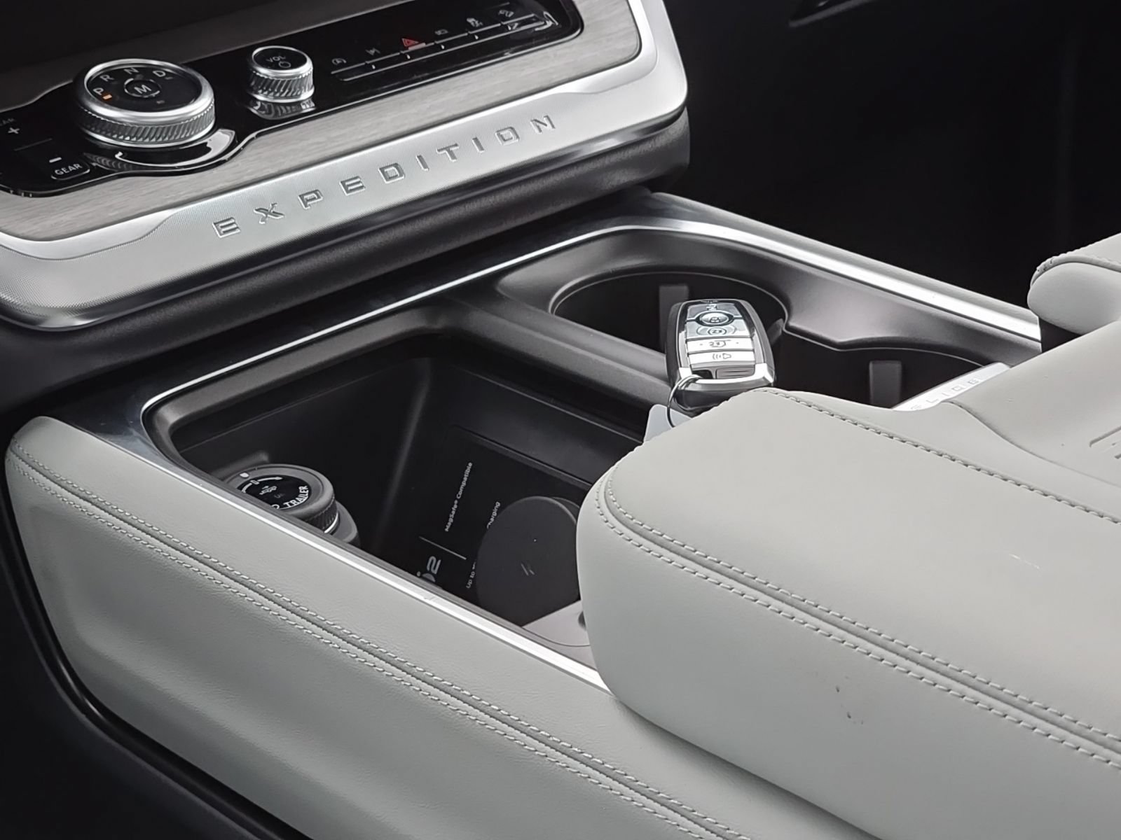 New 2027 Ford Expedition Platinum AWD/4WD image 14