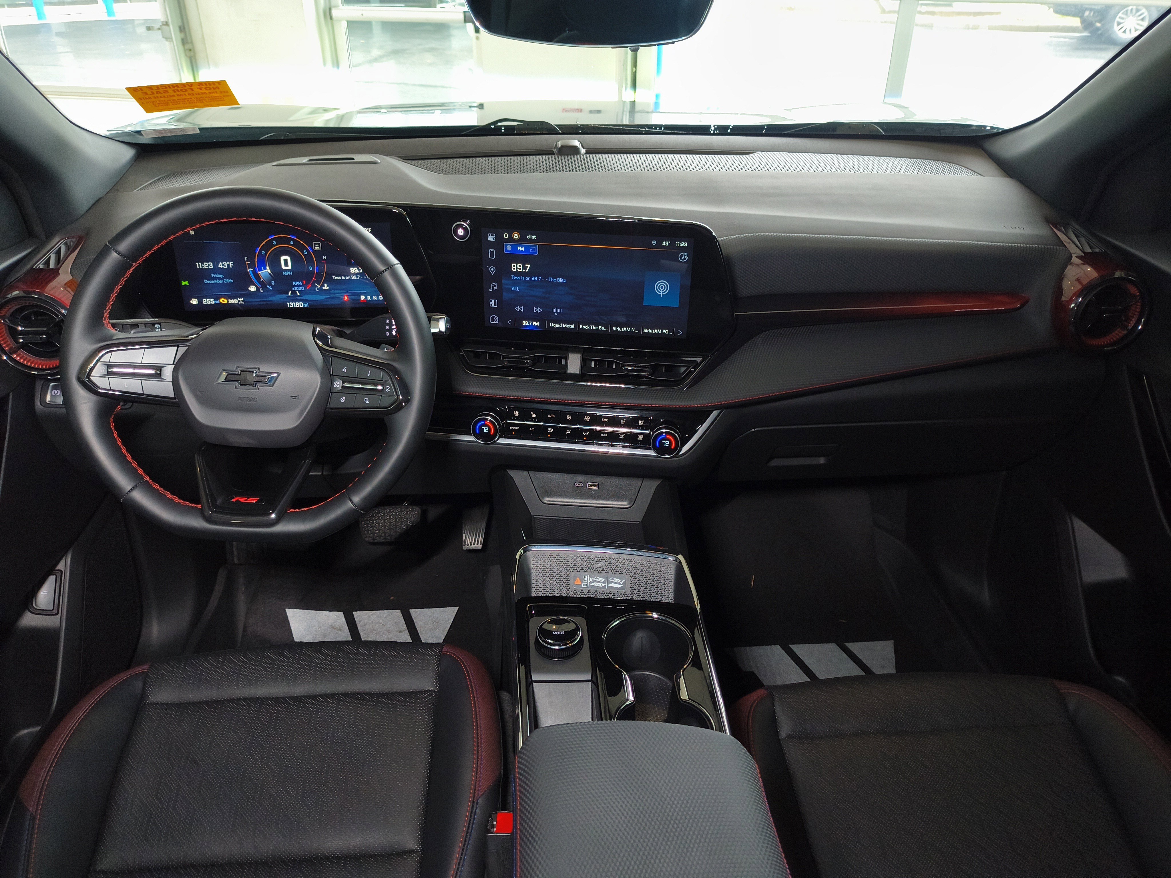 Used 2025 Chevrolet Equinox RS w/ Safety and Technology Package image 8