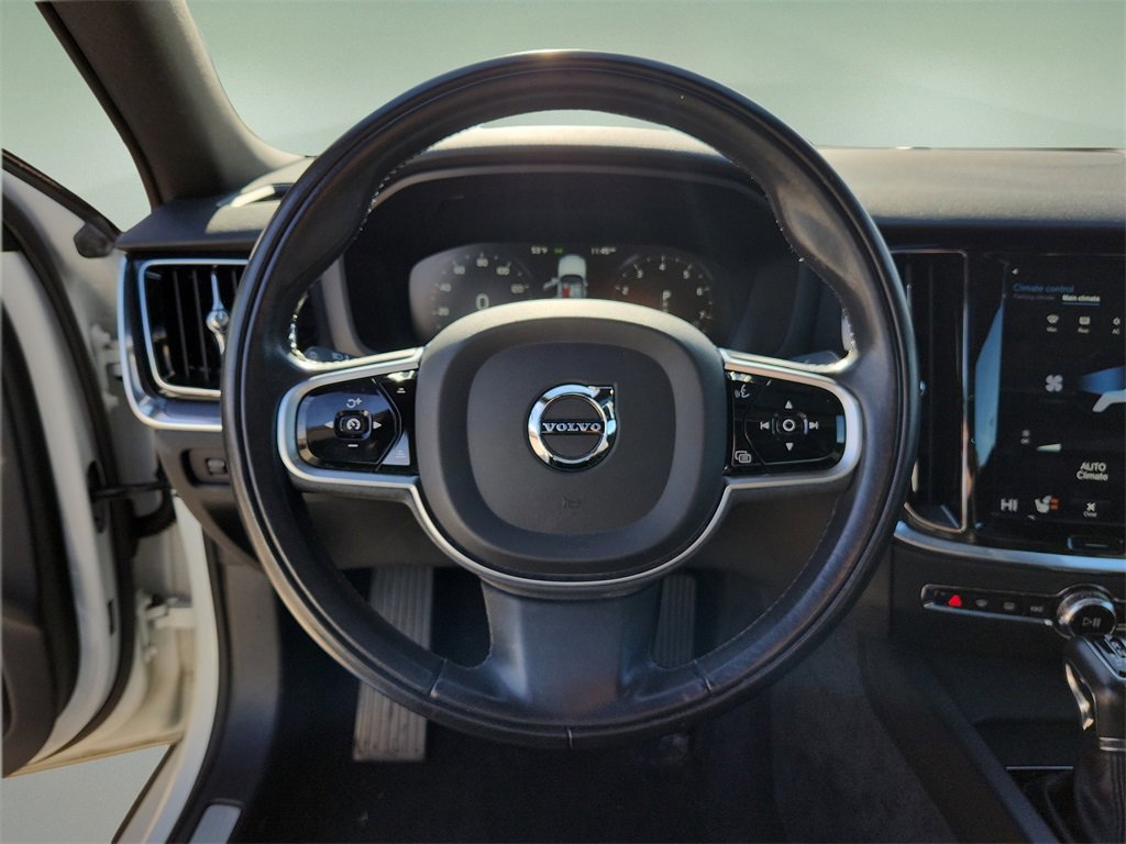 Used 2020 Volvo S60 T5 Momentum image 20