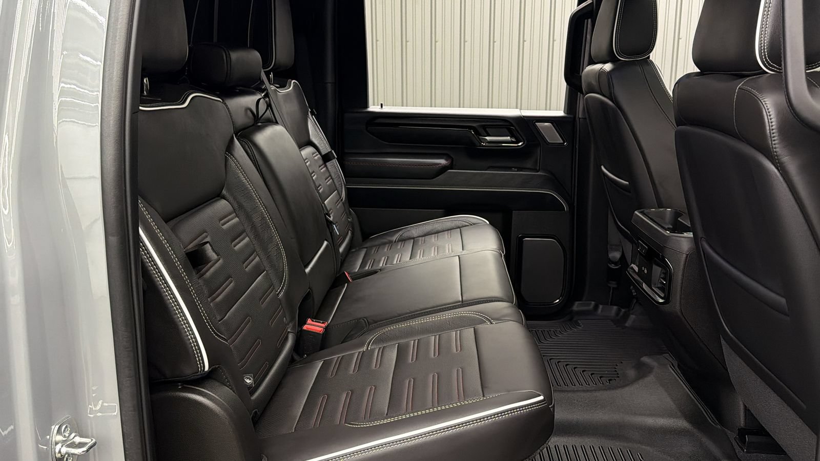 Used 2025 GMC Sierra 2500 AT4X AWD/4WD image 42