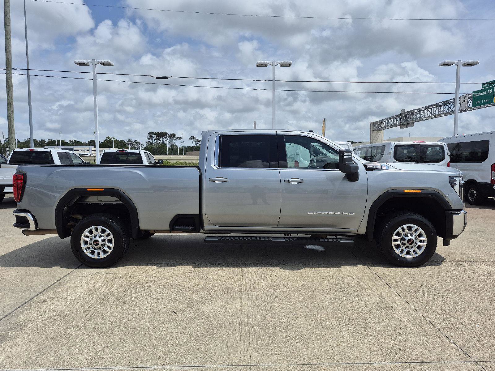 Used 2024 GMC Sierra 2500 SLE w/ SLE Value Package; image 17