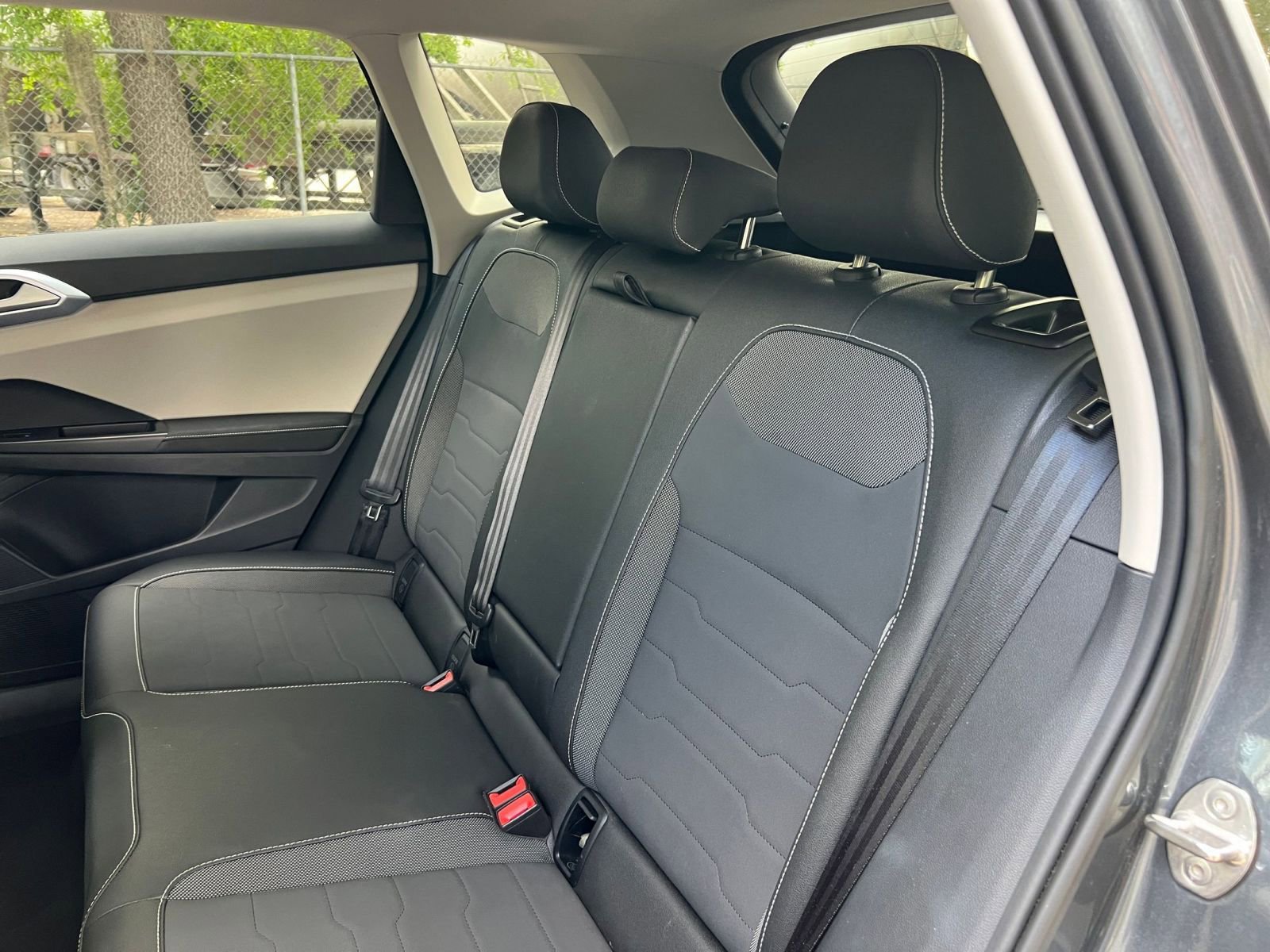 Used 2025 Volkswagen Taos SE image 39