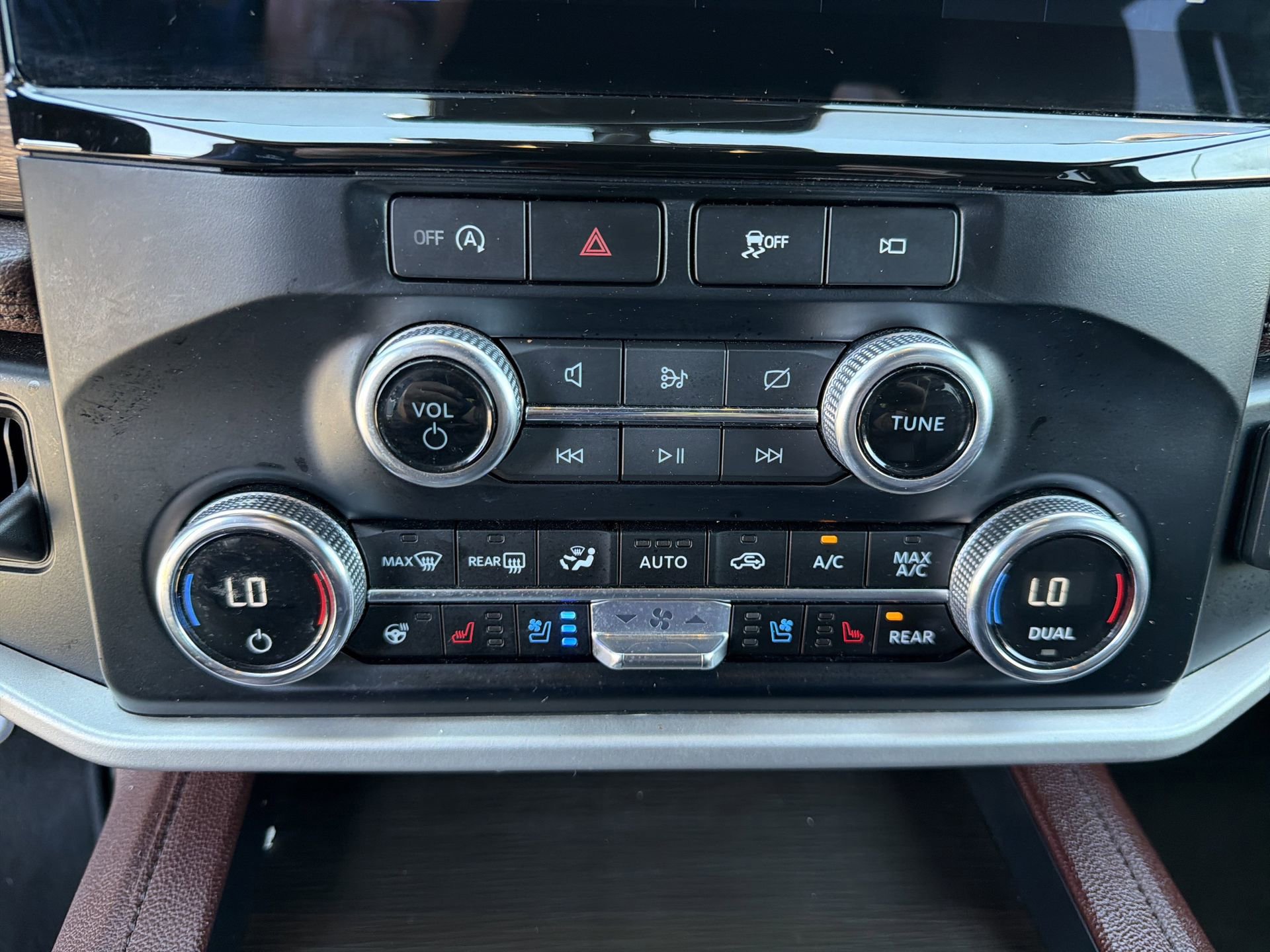 Certified 2024 Ford Expedition Max Limited AWD/4WD image 9