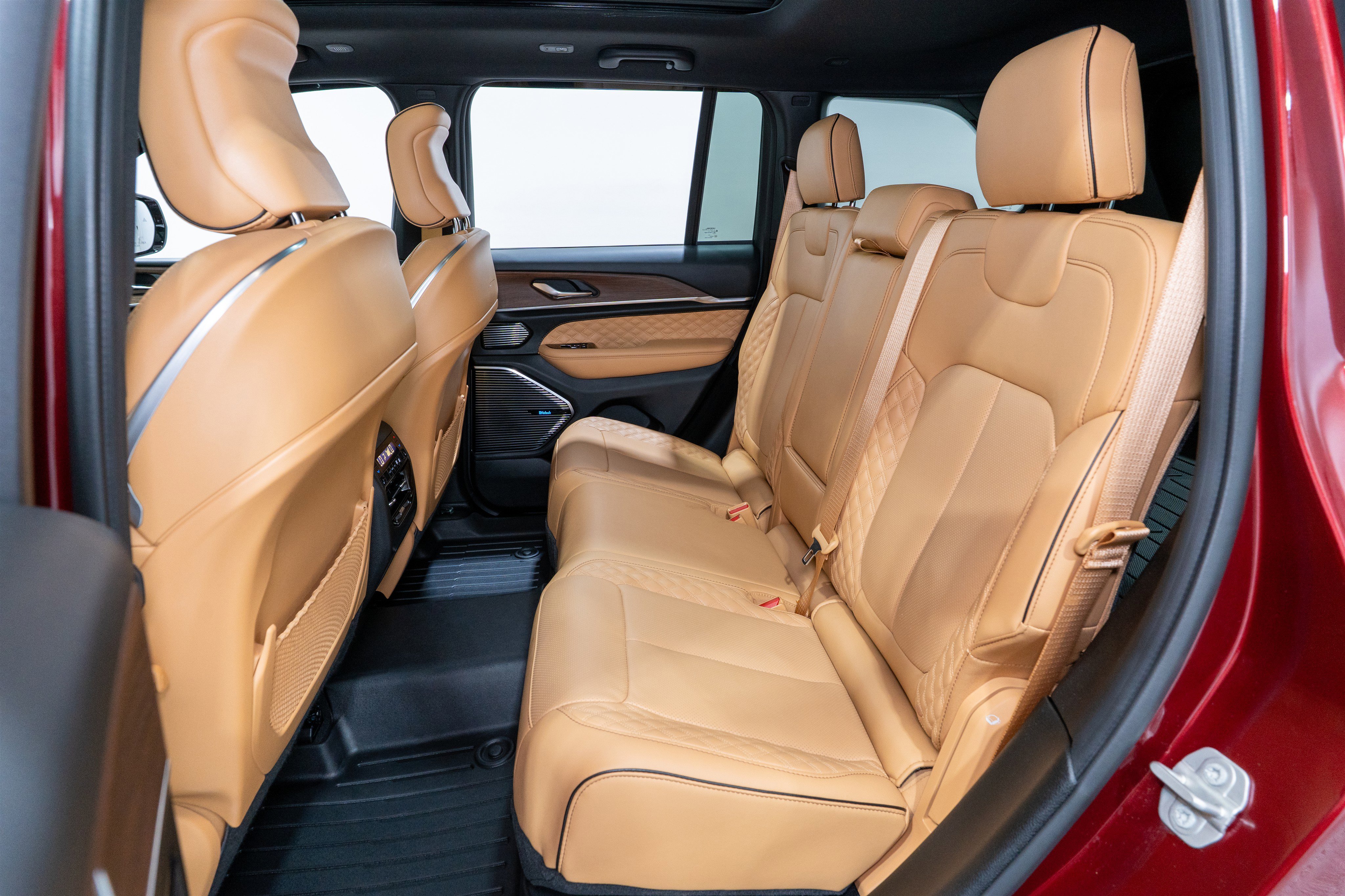 Used 2024 Jeep Grand Cherokee Summit w/ High Altitude Package AWD/4WD image 34