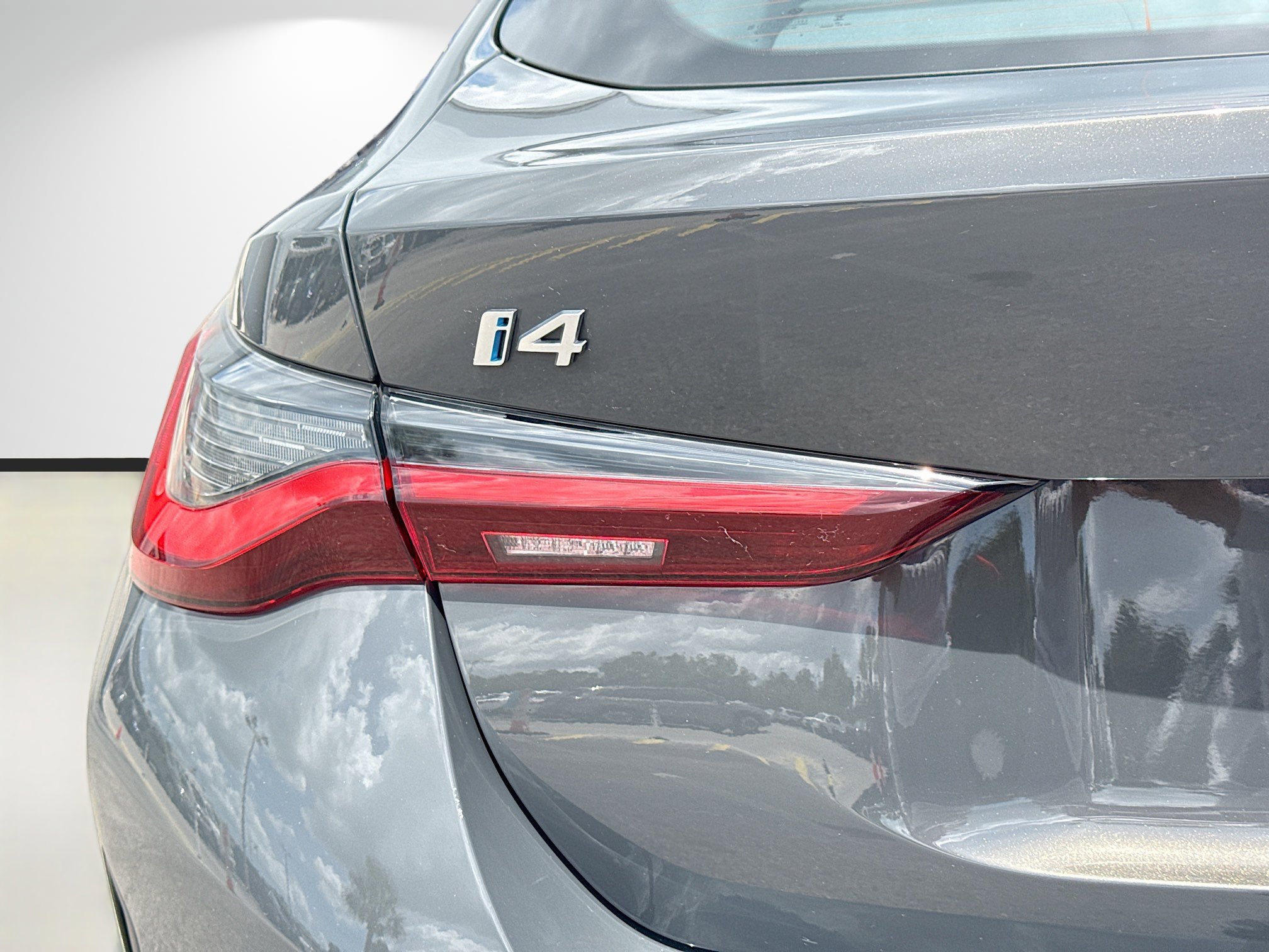 Used 2023 BMW i4 eDrive35 w/ Premium Package RWD image 10