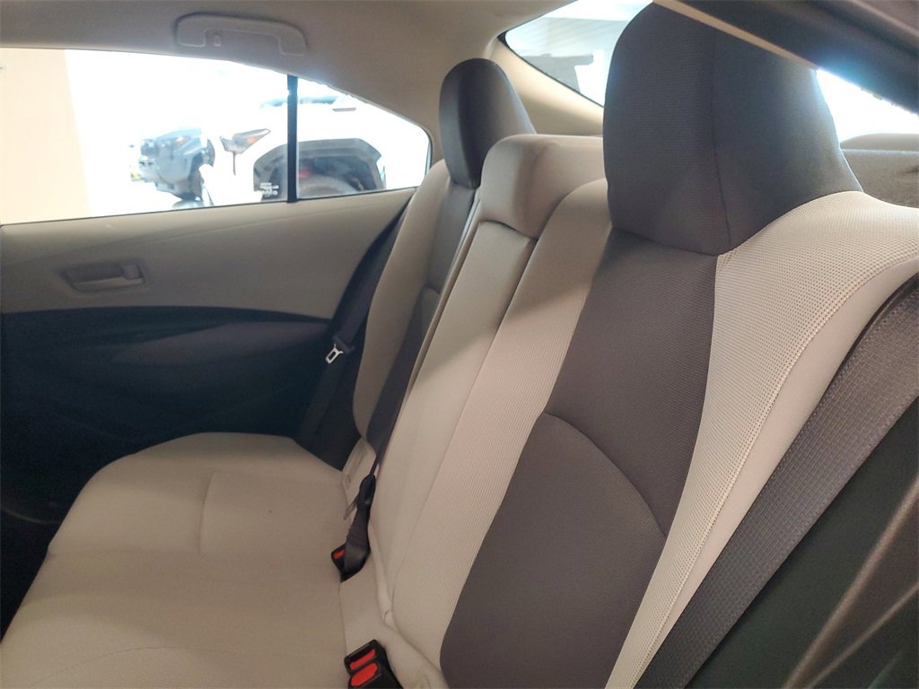 Used 2022 Toyota Corolla LE image 12