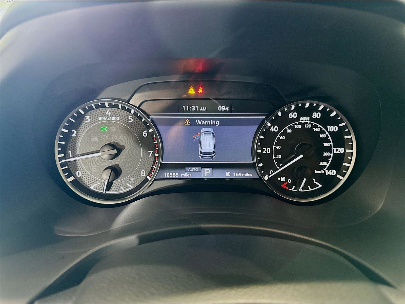 Used 2023 Nissan Armada SL w/ Cargo Package image 4