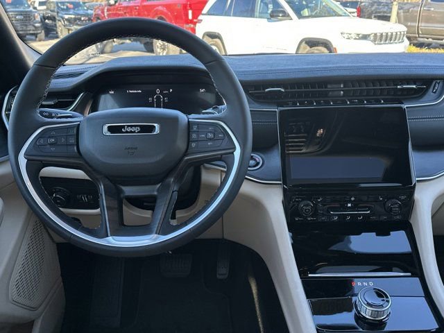 New 2025 Jeep Grand Cherokee L Limited w/ Black Appearance Package image 21