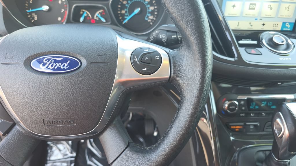 Used 2016 Ford Escape Titanium FWD image 17