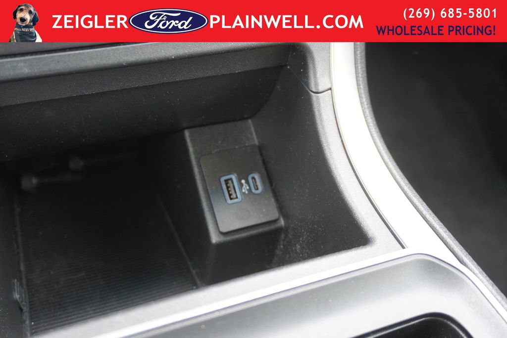 Used 2021 Ford Edge SE image 19