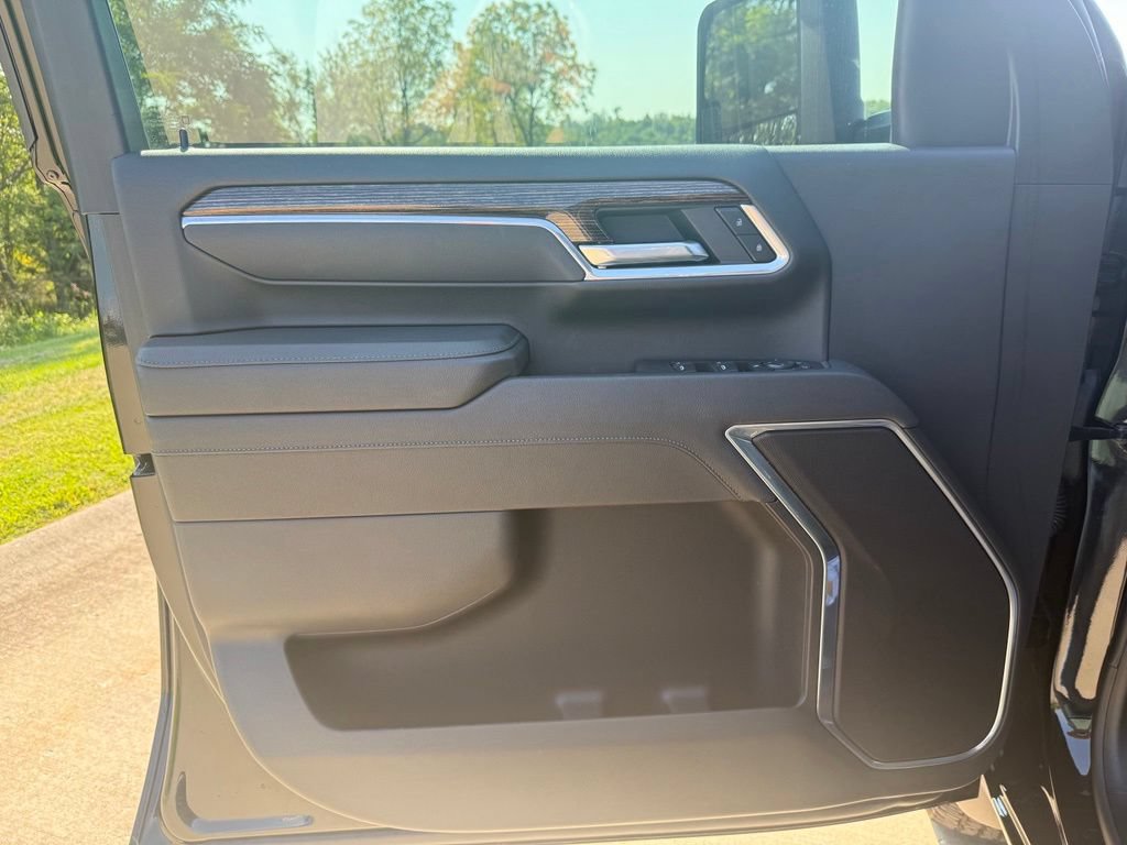 Used 2025 GMC Sierra 2500 SLE w/ SLE Value Package; AWD/4WD image 26