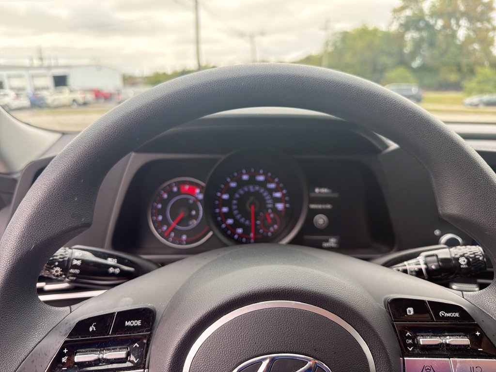Used 2022 Hyundai Elantra SEL FWD image 19