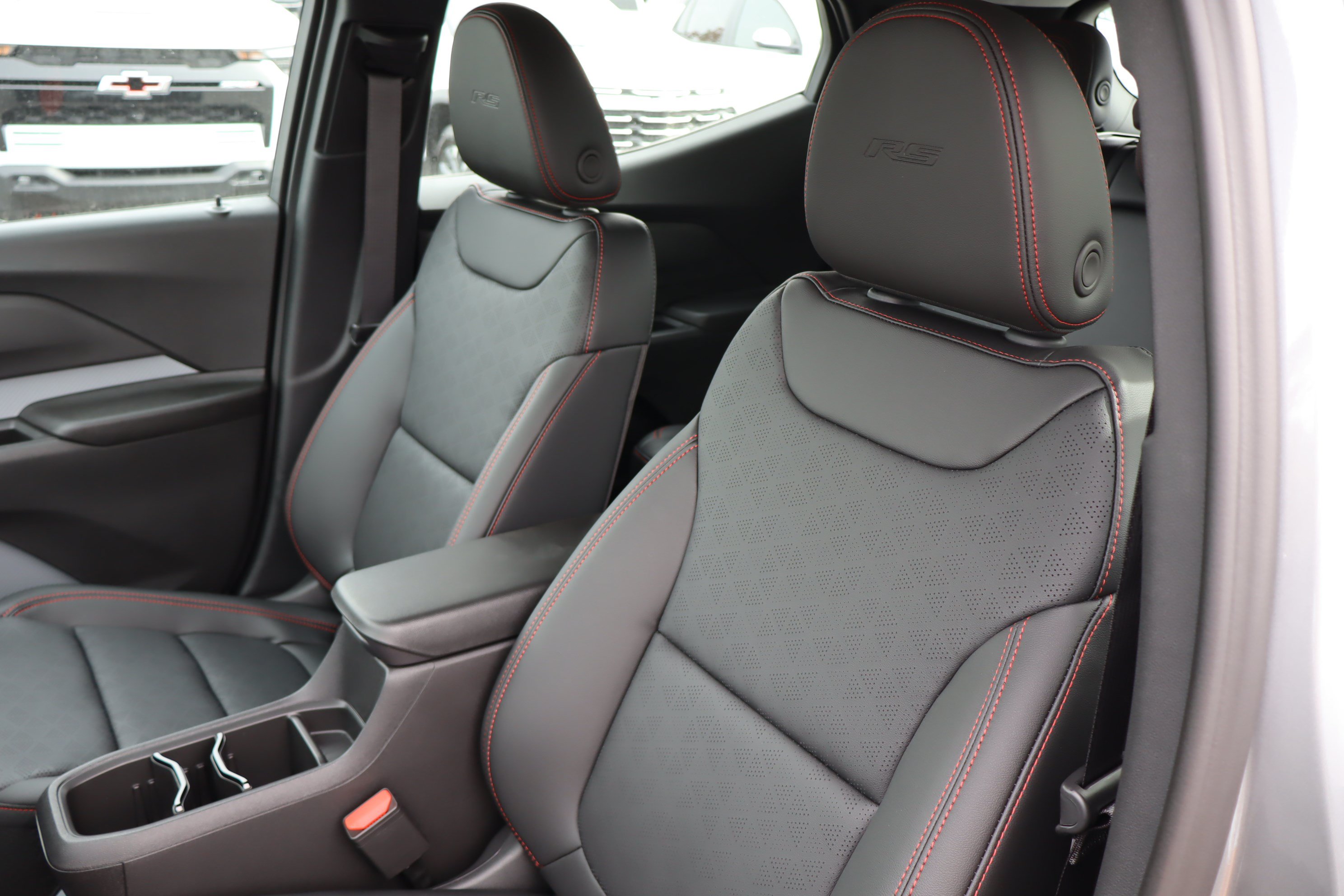 New 2027 Chevrolet Bolt RS w/ Technology Package FWD image 13