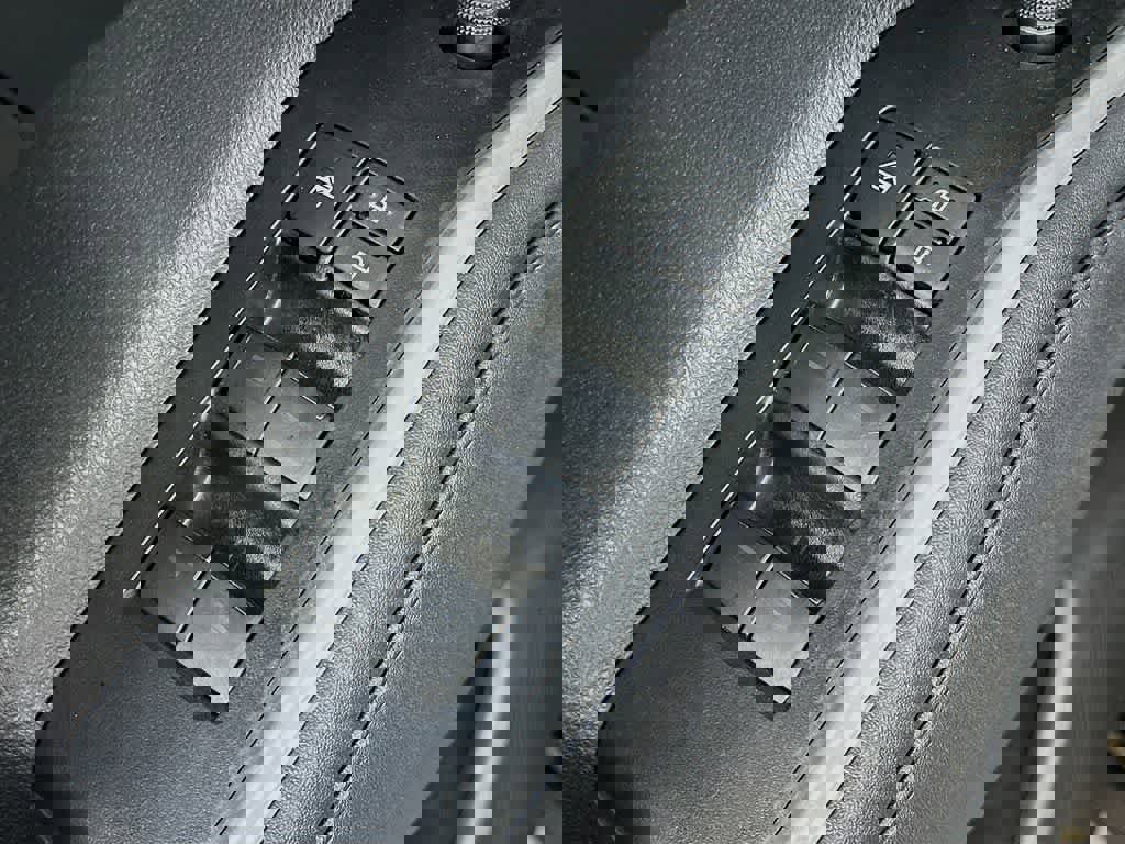 Used 2023 Toyota Highlander XLE image 29