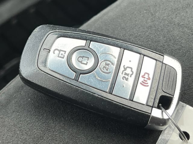 Used 2018 Ford Explorer XLT w/ Equipment Group 202A AWD/4WD image 33