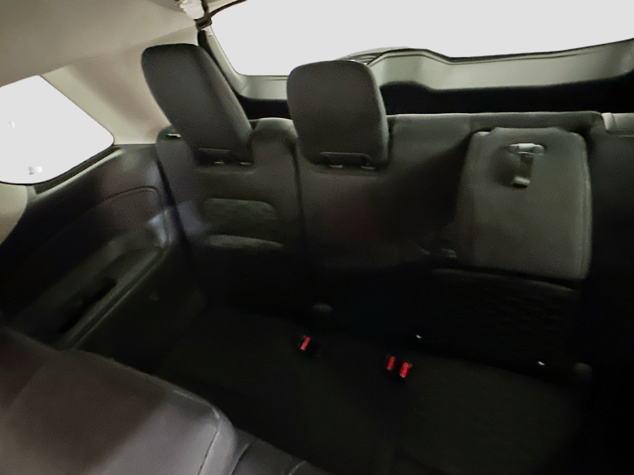 Used 2025 Nissan Pathfinder SV image 29