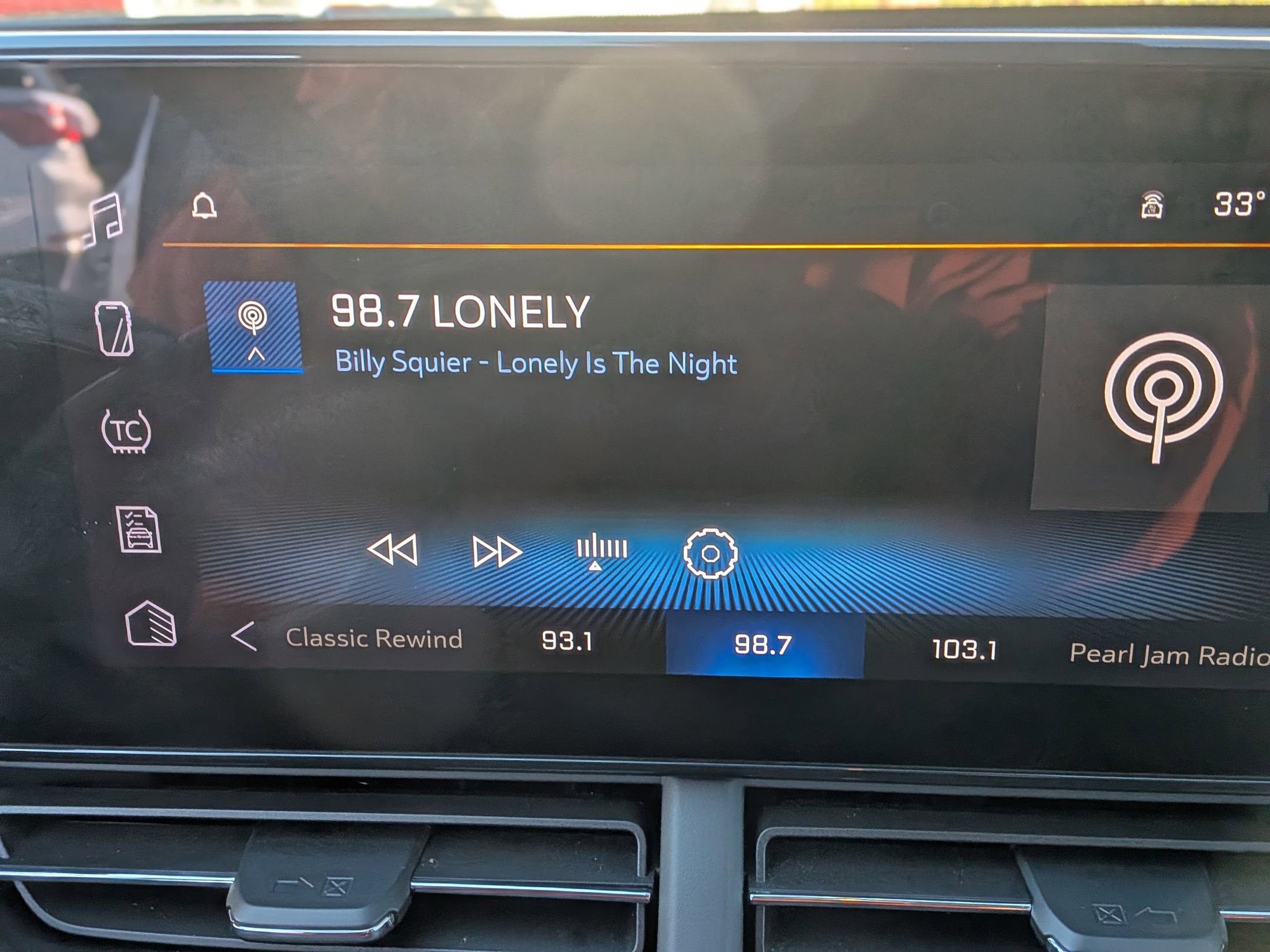 Certified 2025 Chevrolet Trax LT w/ LT Convenience Package image 27