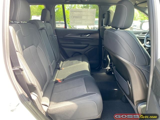 New 2026 Jeep Grand Cherokee Laredo X AWD/4WD image 7