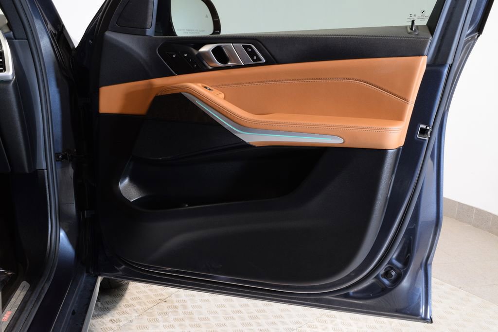 Used 2022 BMW X5 xDrive45e w/ Executive Package image 35