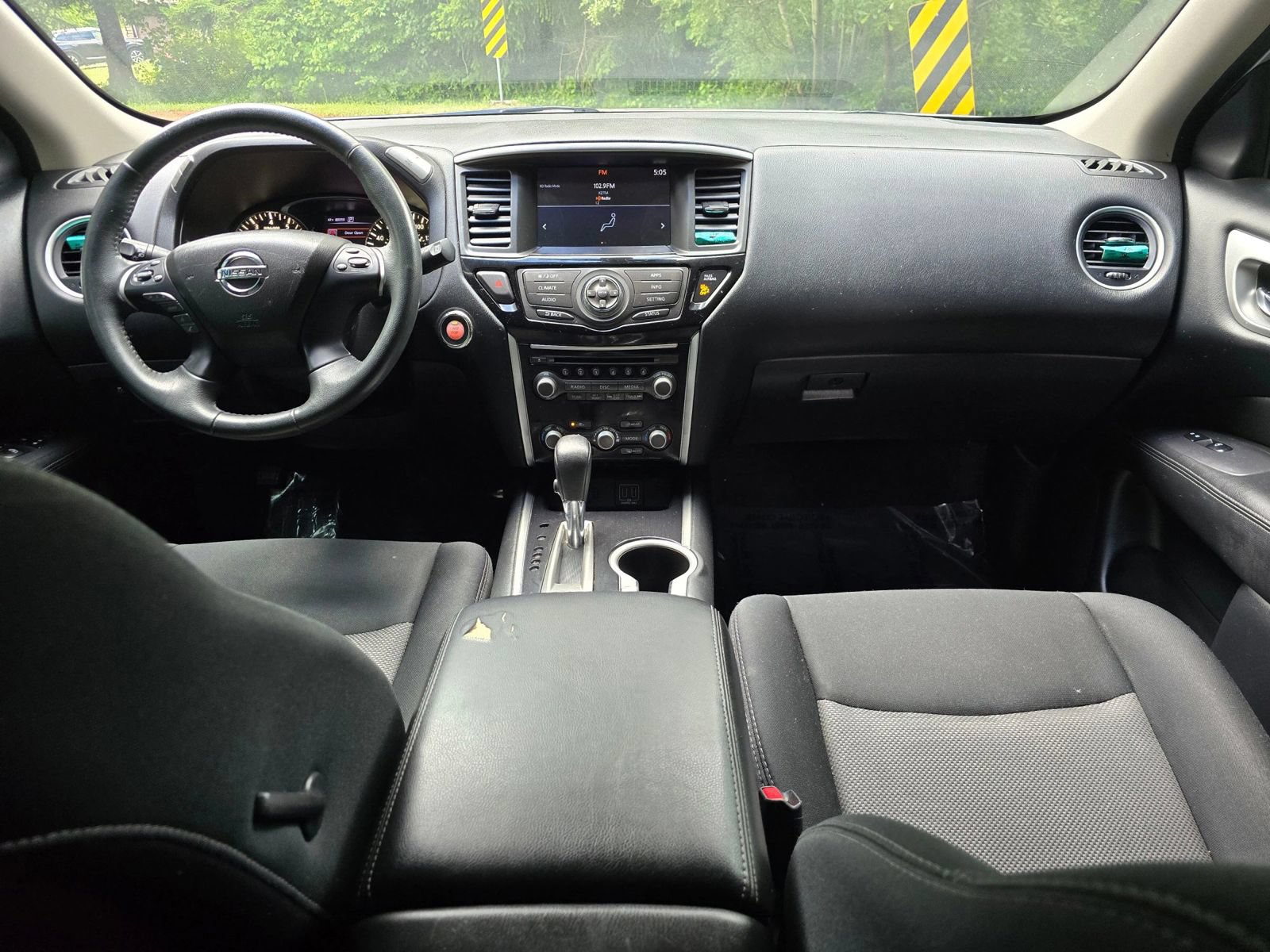 Used 2018 Nissan Pathfinder SV AWD/4WD image 17