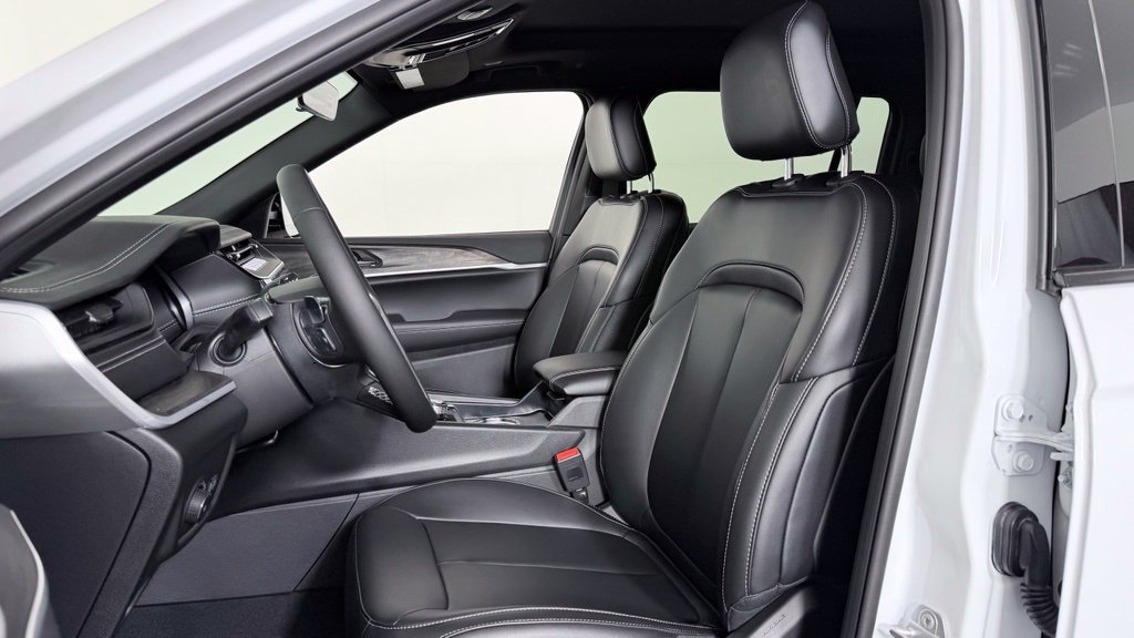 New 2027 Jeep Grand Cherokee L Limited AWD/4WD image 15
