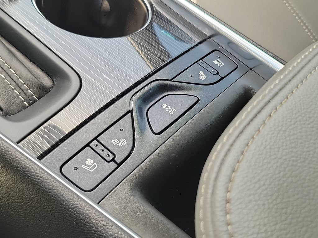 Used 2018 Chevrolet Impala Premier w/ Premier Confidence Package FWD image 30