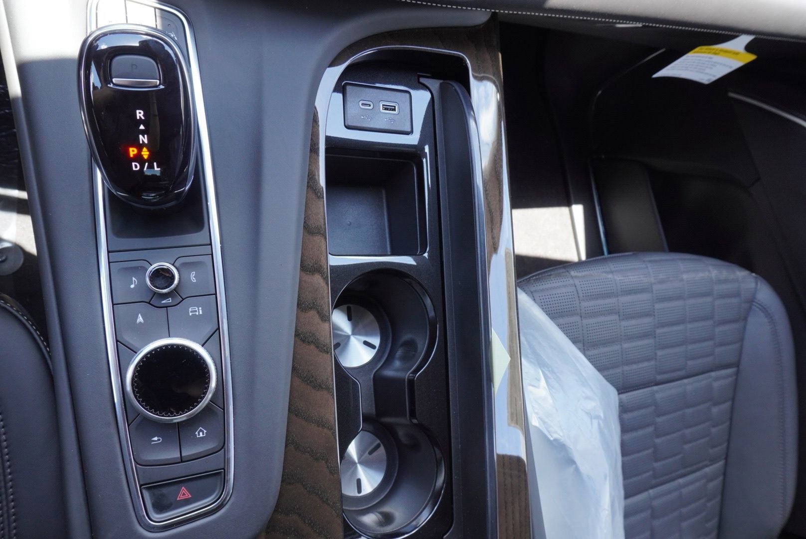 New 2024 Cadillac Escalade Sport Platinum w/ LPO, ONYX Package image 16