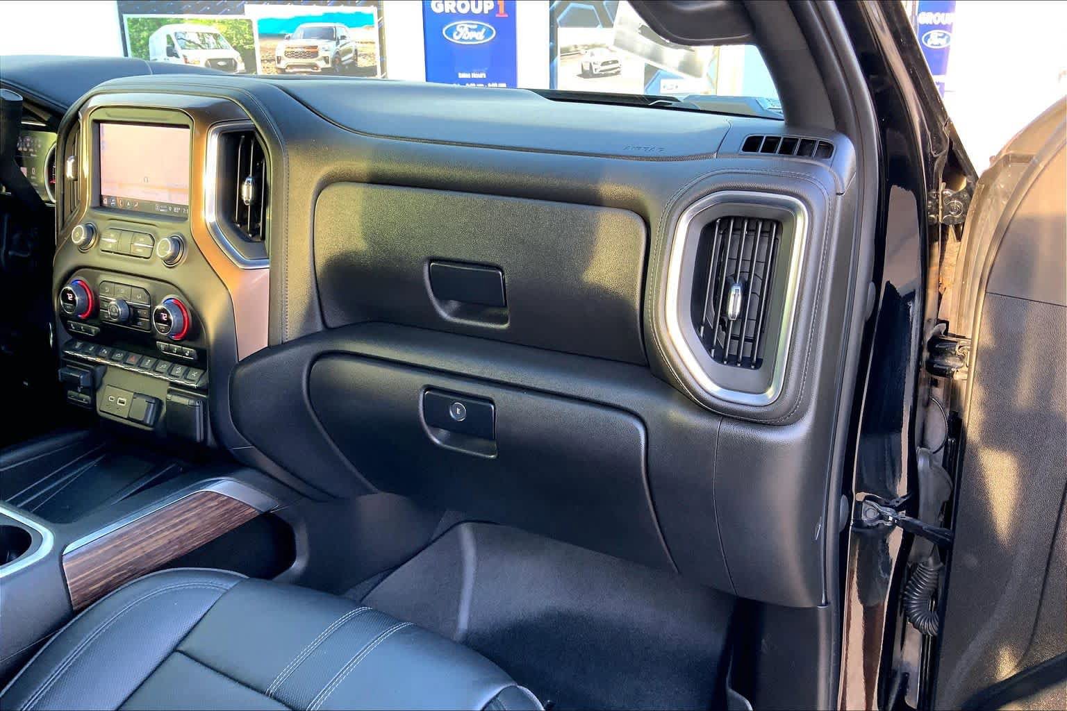 Used 2022 Chevrolet Silverado 3500 High Country w/ Technology Package AWD/4WD image 19