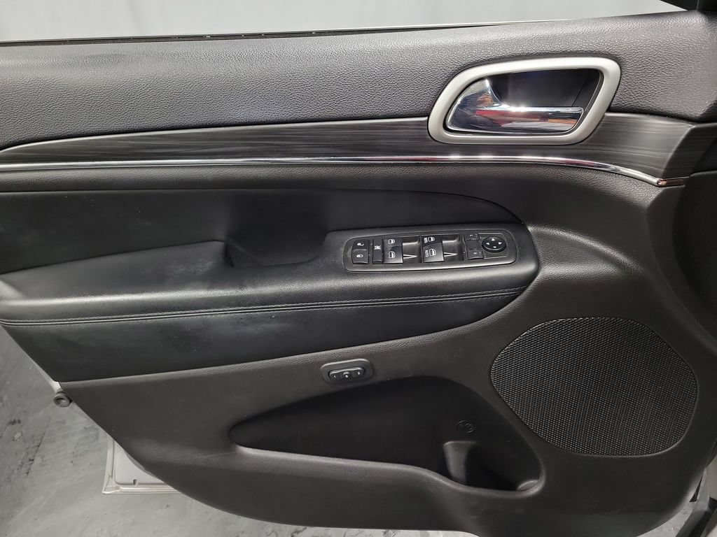 Used 2019 Jeep Grand Cherokee Limited AWD/4WD image 26