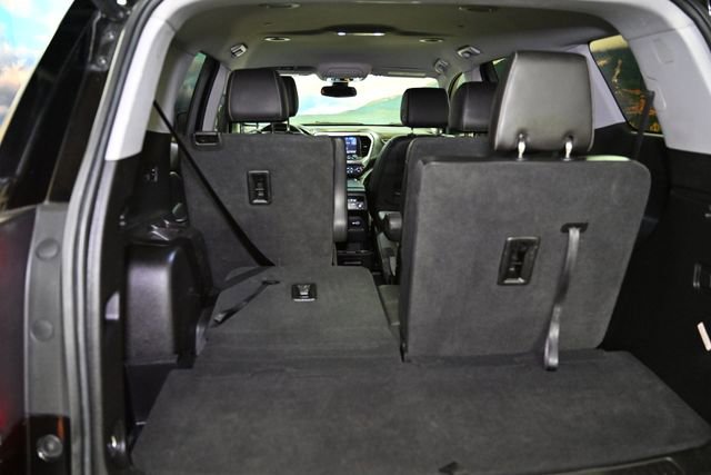 Used 2023 GMC Acadia SLT image 54