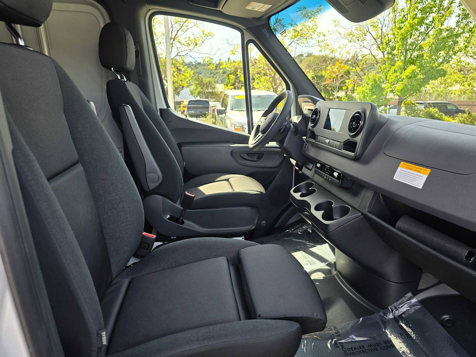 Used 2023 Mercedes-Benz Sprinter 1500 image 16