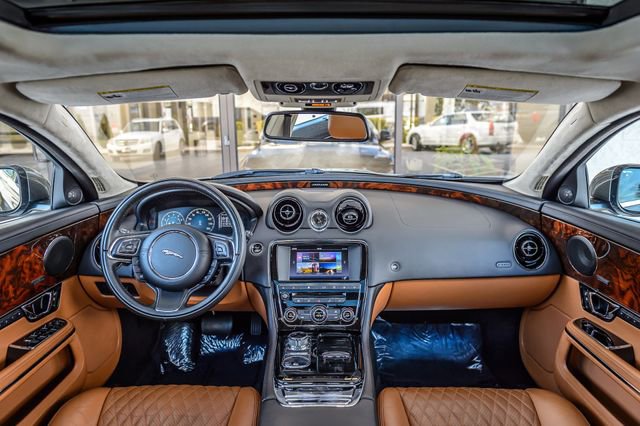 Used 2017 Jaguar XJ L Portfolio image 3