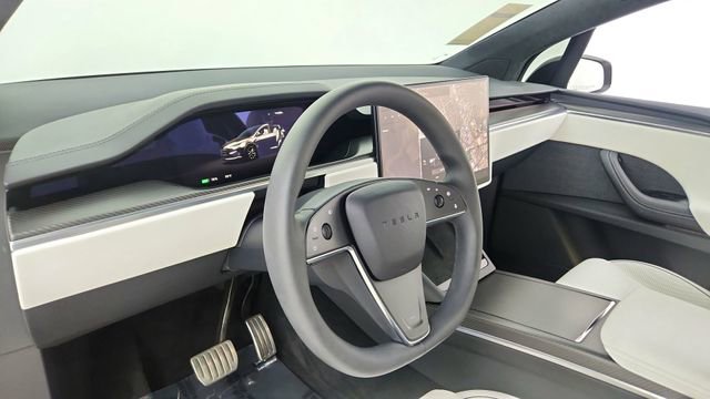 Used 2024 Tesla Model X Plaid image 19