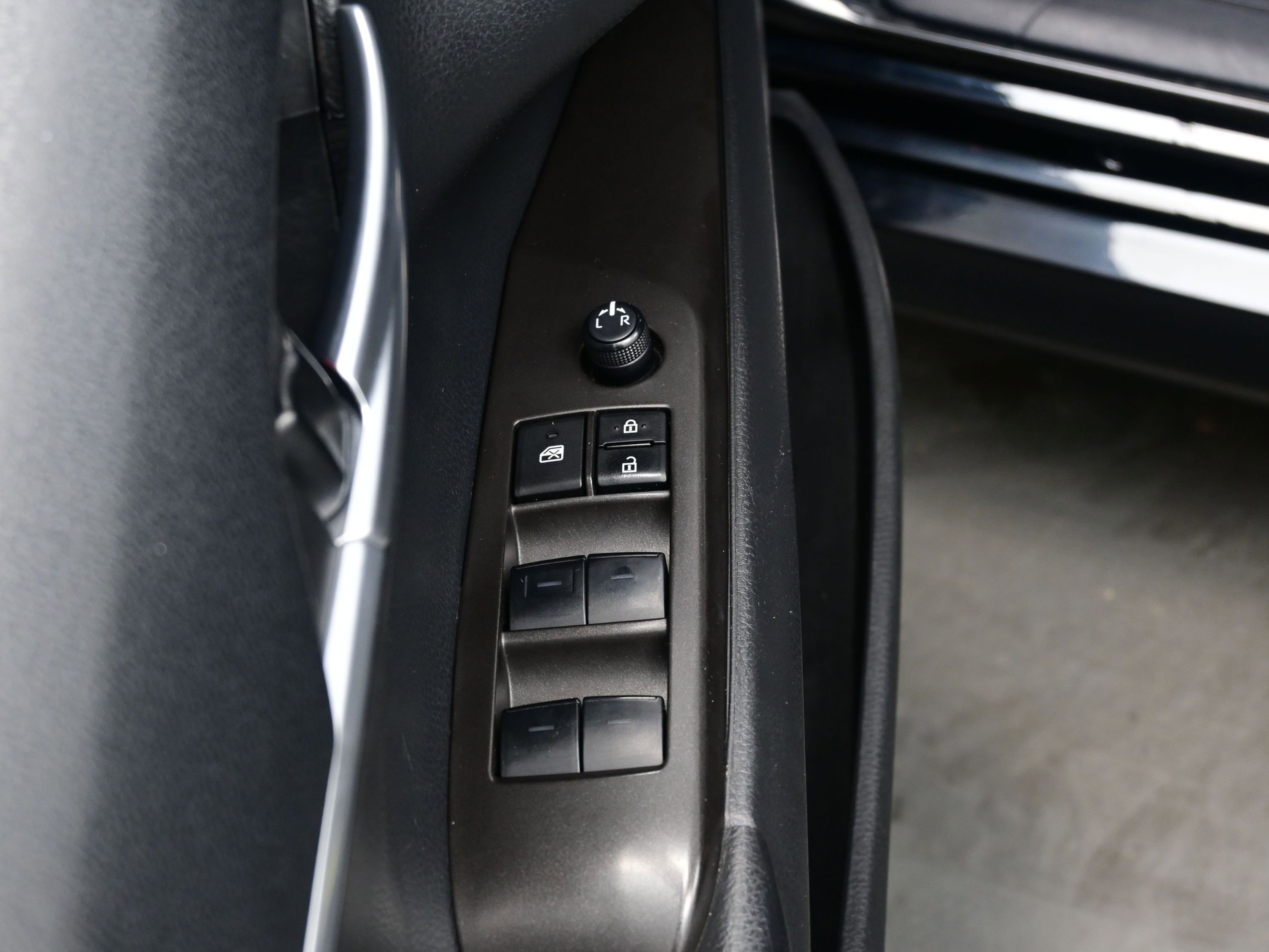 Used 2023 Toyota Camry LE image 10