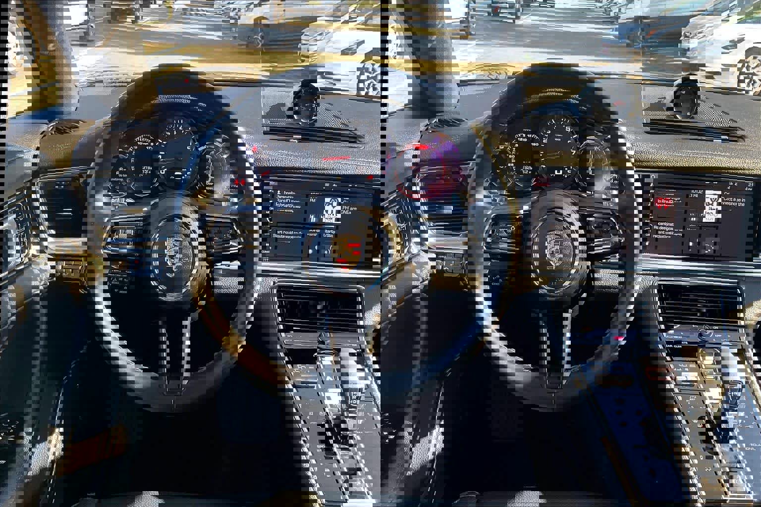 Used 2021 Porsche Panamera image 8