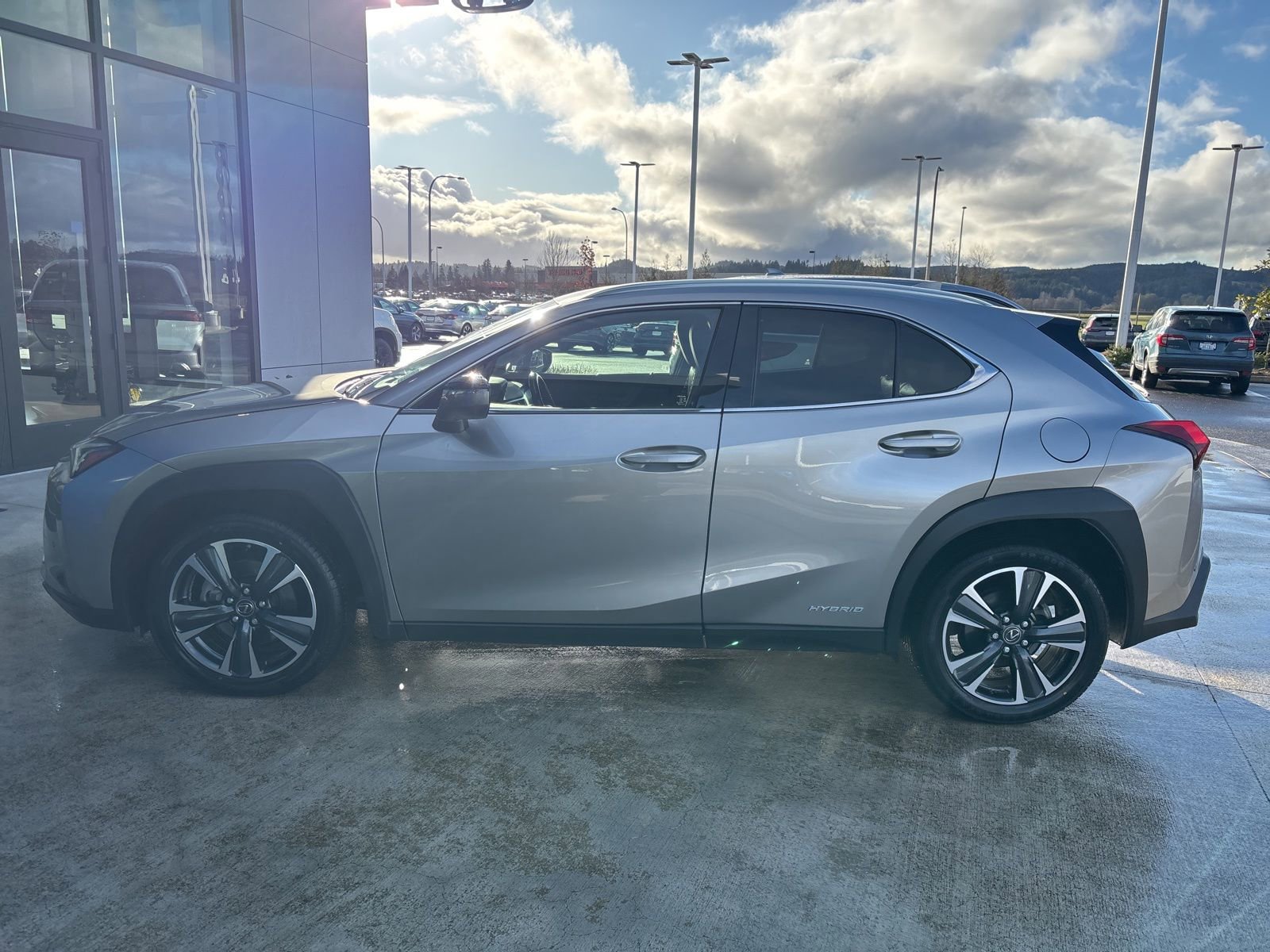 Used 2022 Lexus UX 250h w/ Accessory Package (Z2) image 8