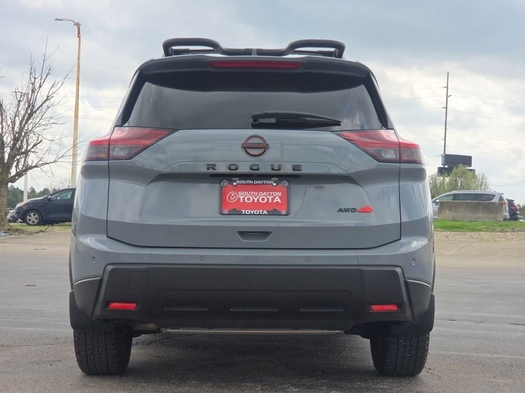 Used 2025 Nissan Rogue SV image 25