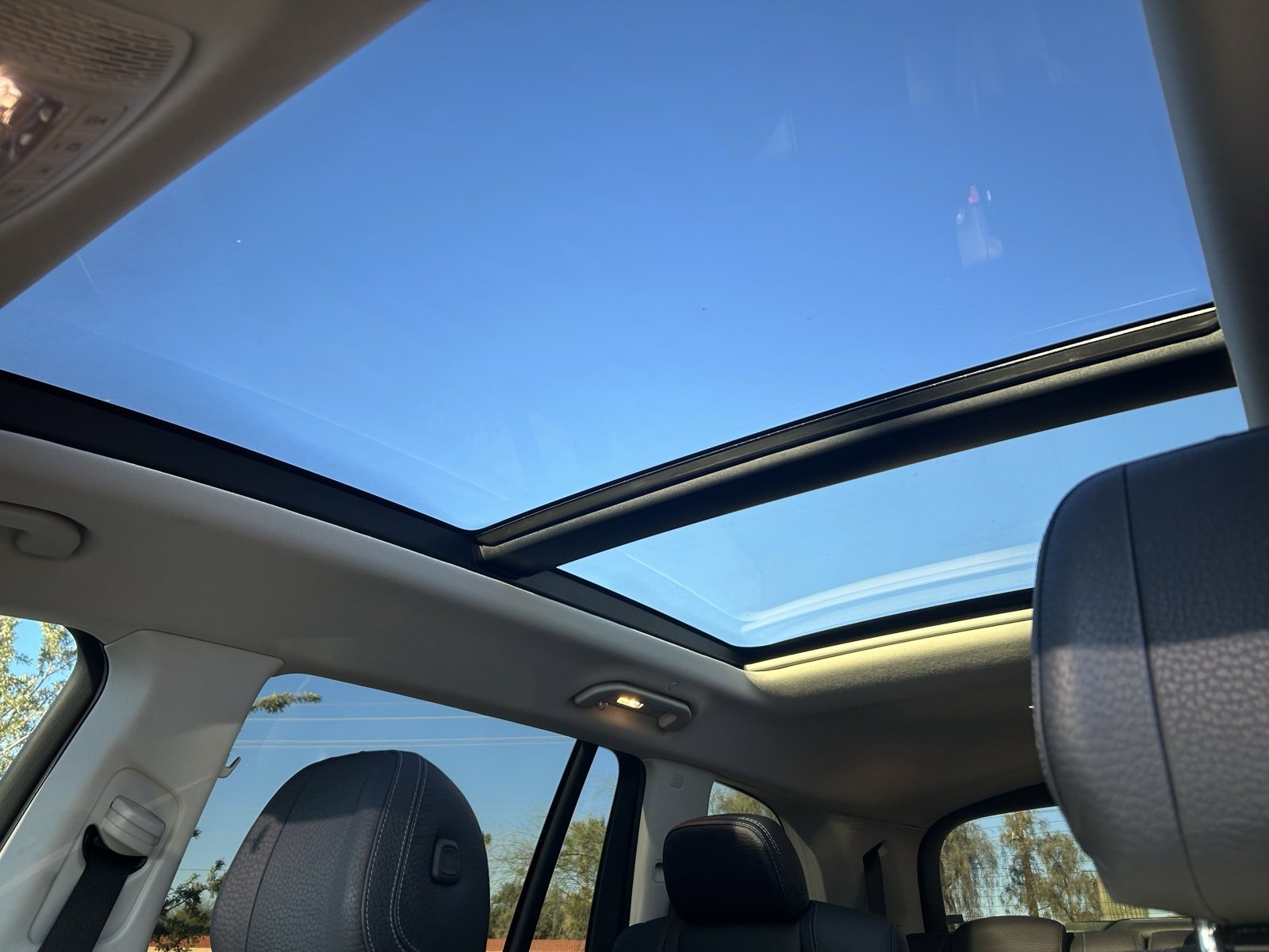 Used 2024 Mercedes-Benz GLS 450 4MATIC image 2