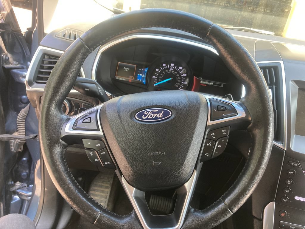 Used 2018 Ford Edge Titanium w/ Cold Weather Package AWD/4WD image 17