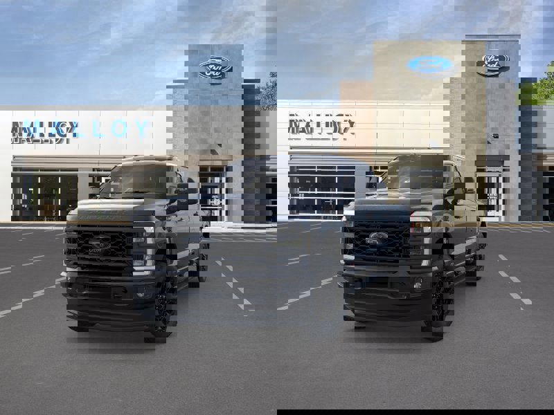 New 2025 Ford F350 XLT w/ Black Appearance Package image 4