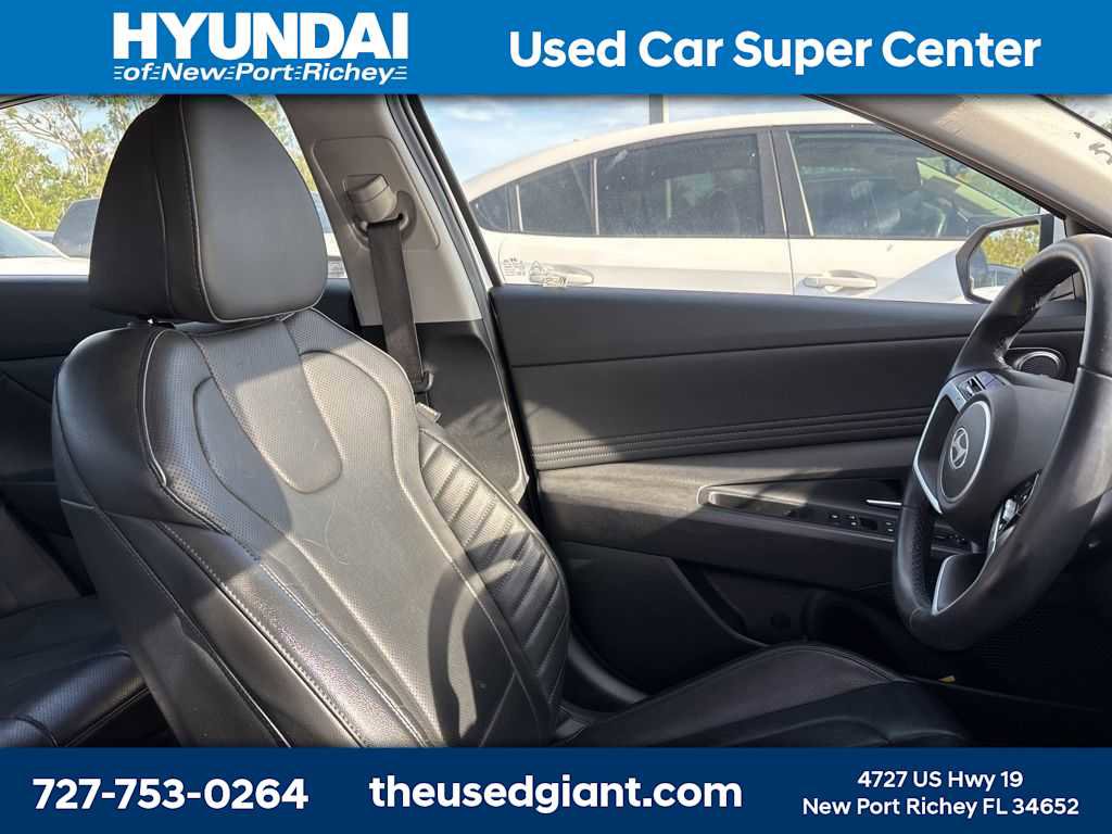 Used 2024 Hyundai Elantra Limited image 8