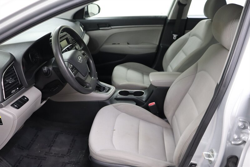 Used 2017 Hyundai Elantra SE FWD image 16