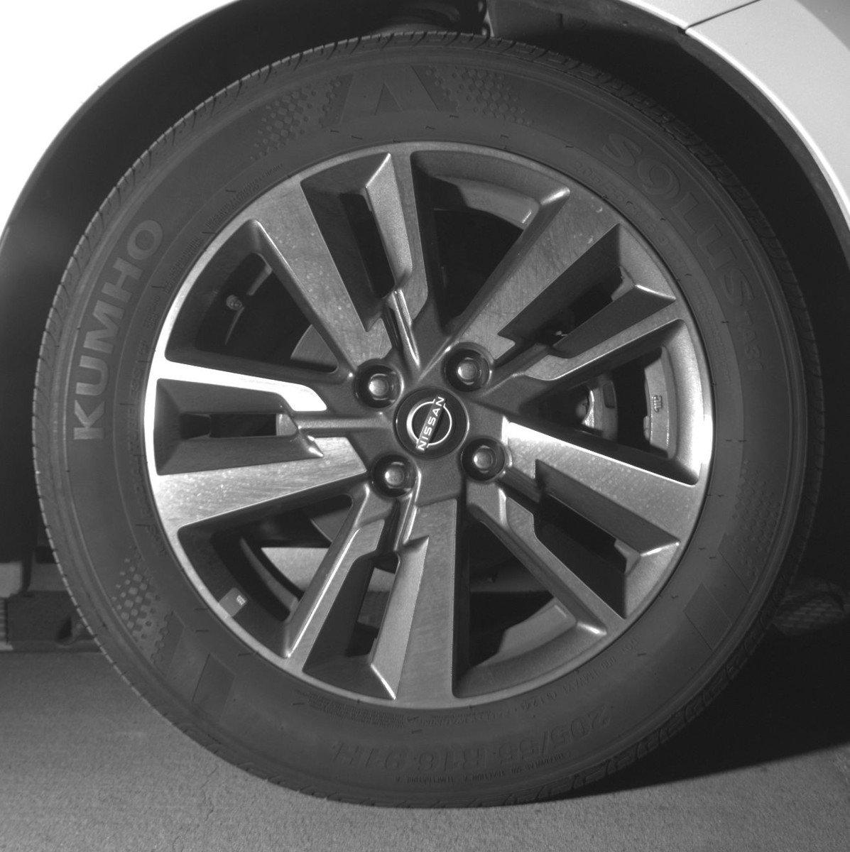 Used 2025 Nissan Versa SV image 13