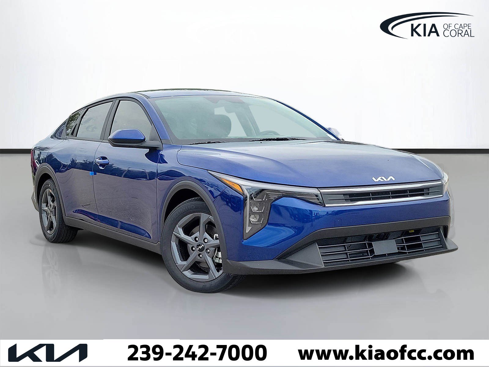 New 2025 Kia K4 LXS image 1