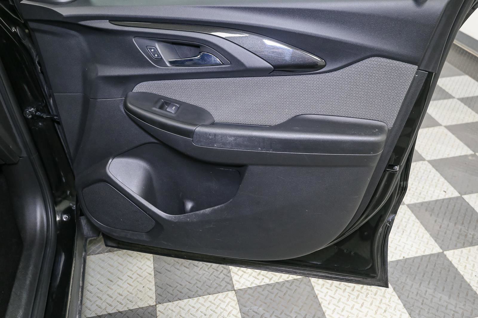 Used 2021 Chevrolet TrailBlazer LT w/ Convenience Package image 20