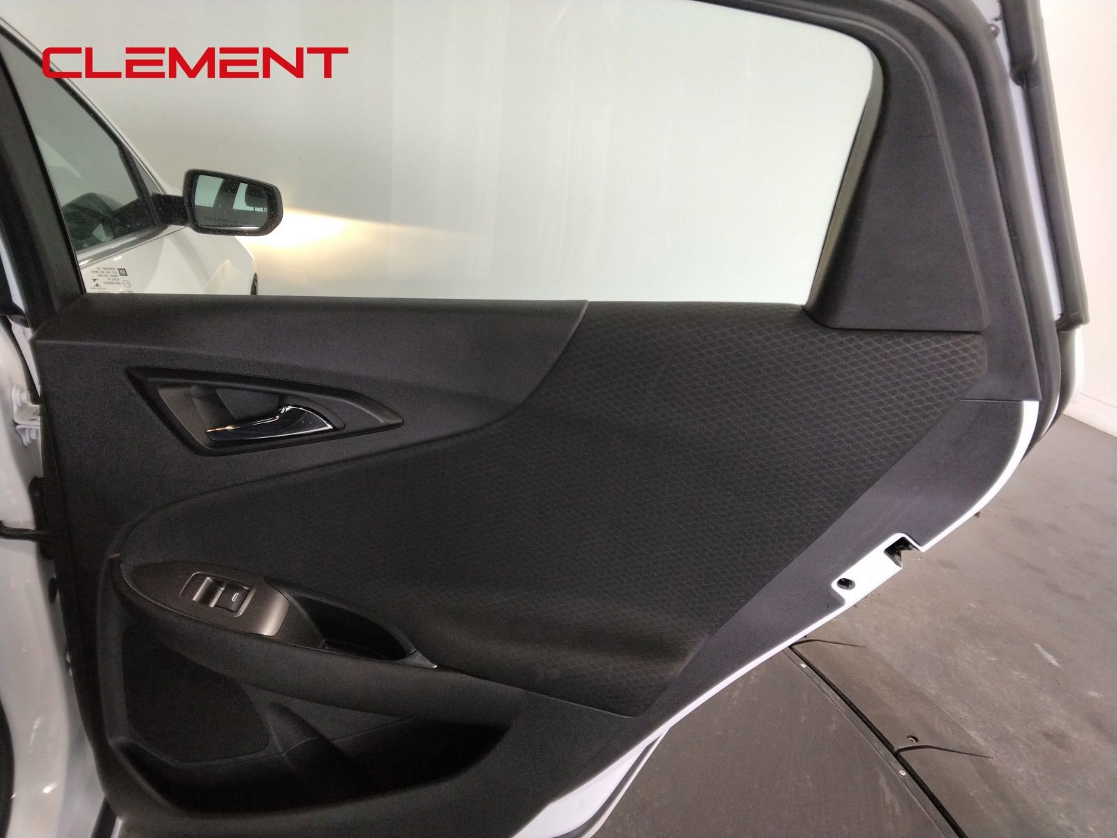 Used 2022 Chevrolet Malibu LT FWD image 32